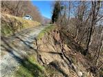 La frana lungo la strada di accesso alla Borgata Marchetti